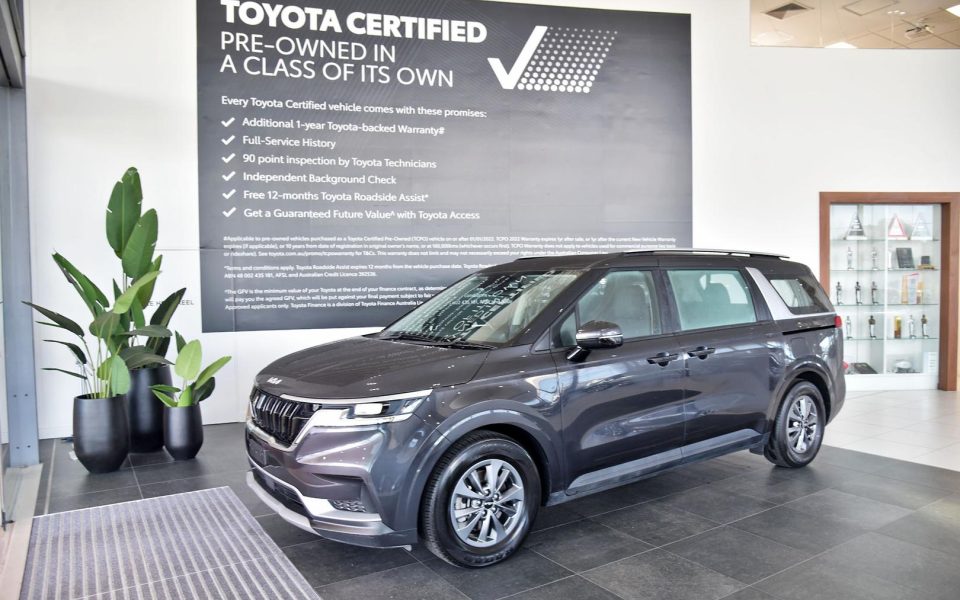 2023 Kia Carnival S