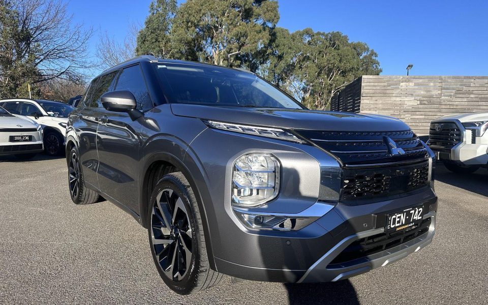 2022 Mitsubishi Outlander Exceed