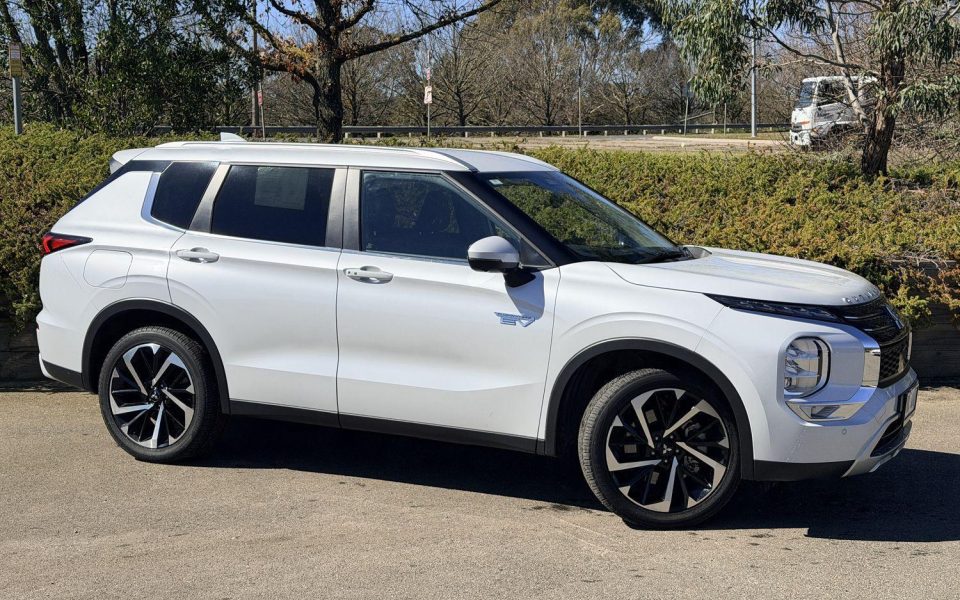 2023 Mitsubishi Outlander PHEV Aspire