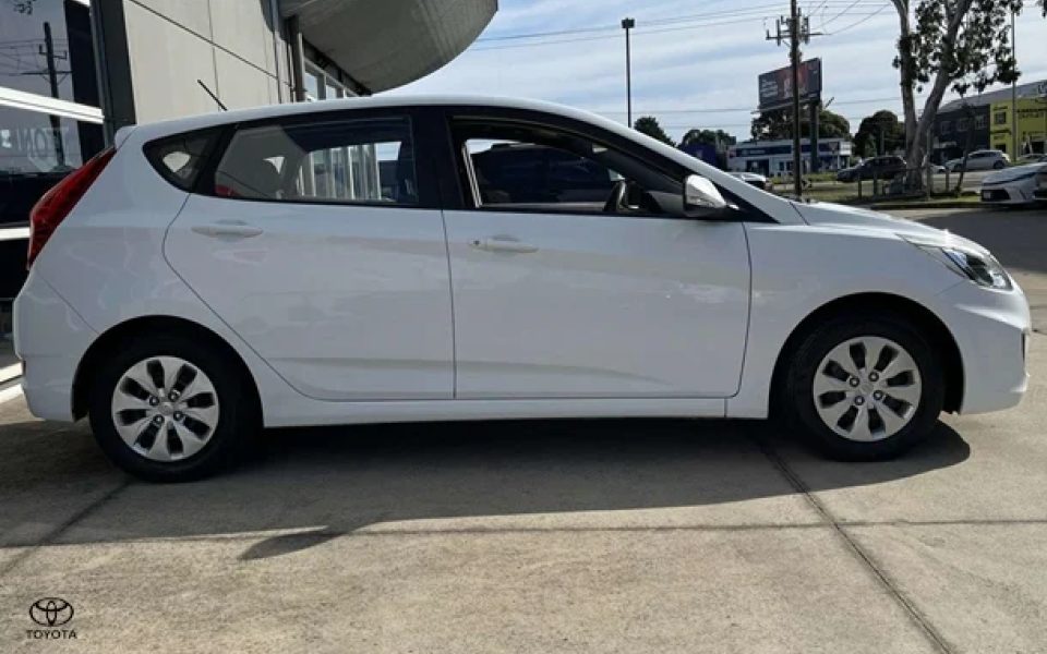 2017 Hyundai Accent Active