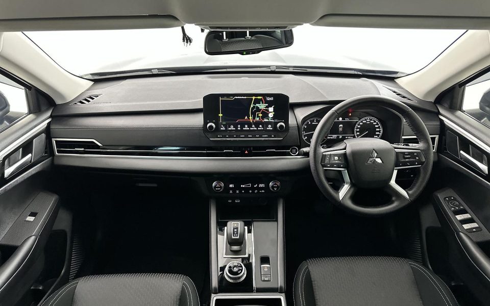 2022 Mitsubishi Outlander LS
