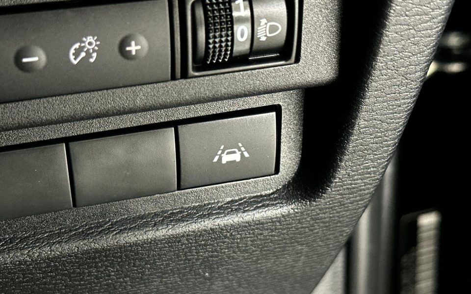 2022 Mitsubishi Outlander LS