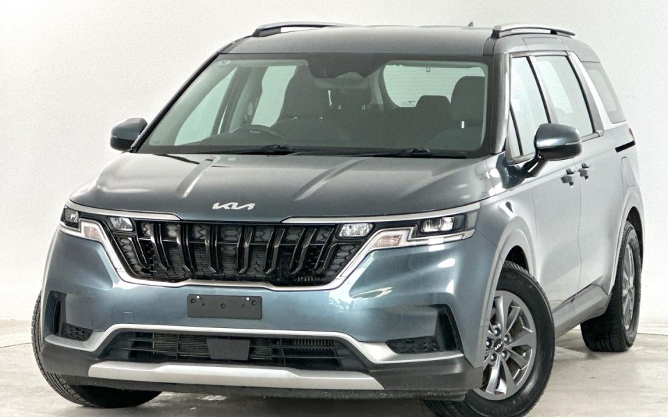2023 Kia Carnival S