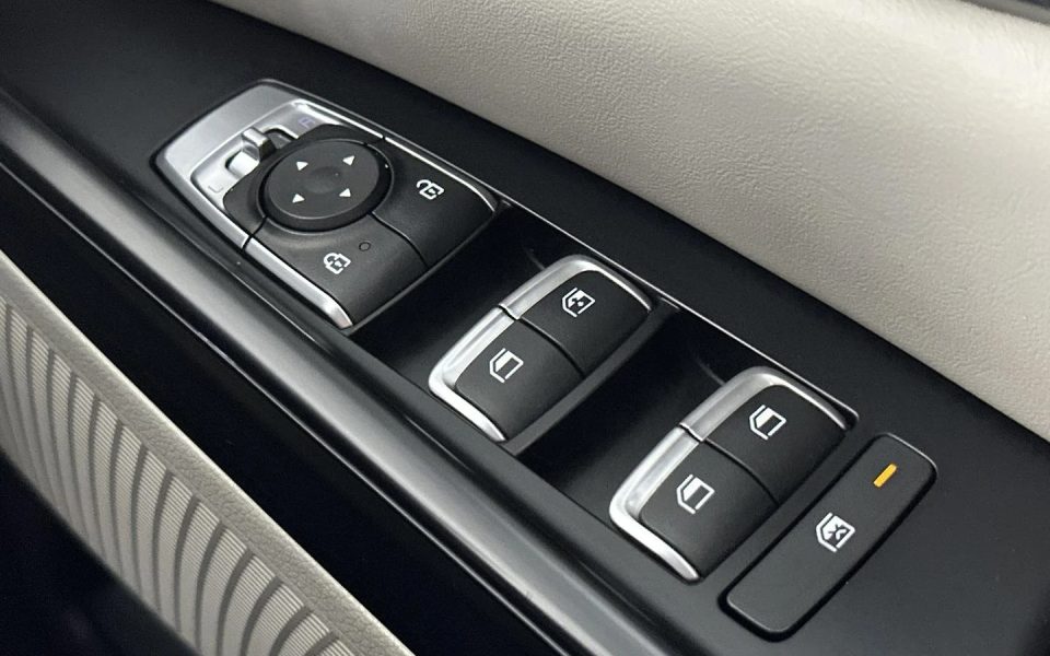 2023 Kia Carnival S
