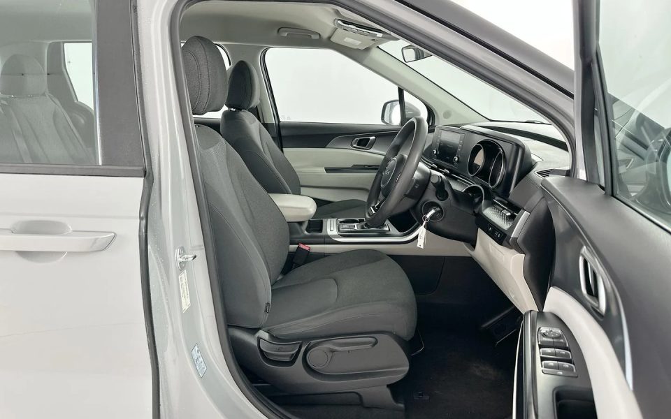 2023 Kia Carnival S