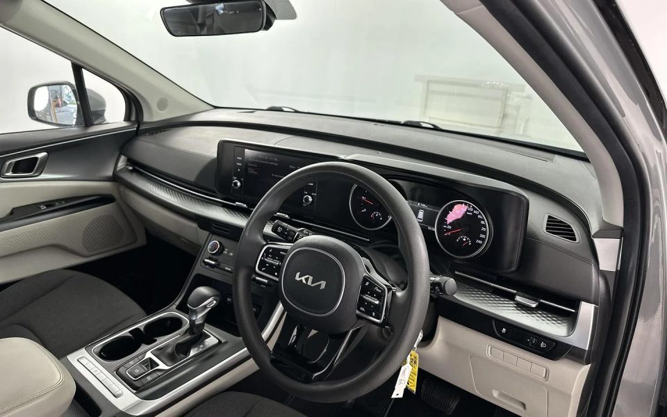 2023 Kia Carnival S