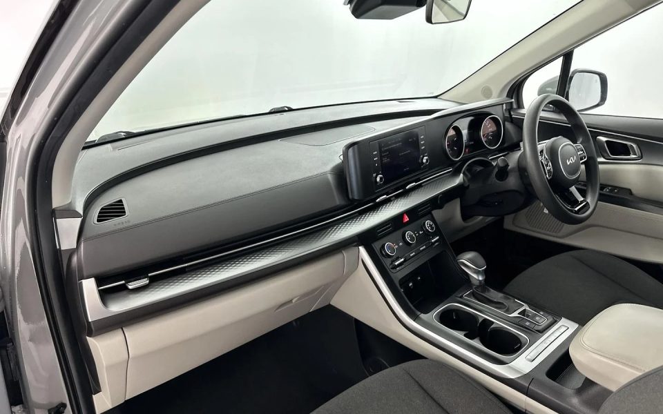 2023 Kia Carnival S