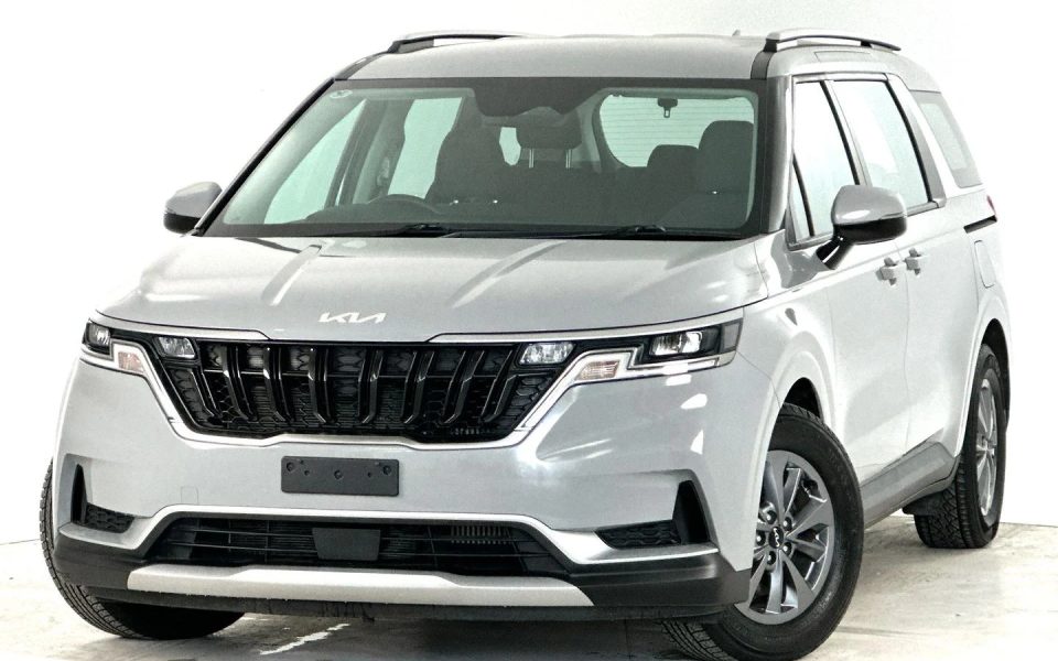 2023 Kia Carnival S
