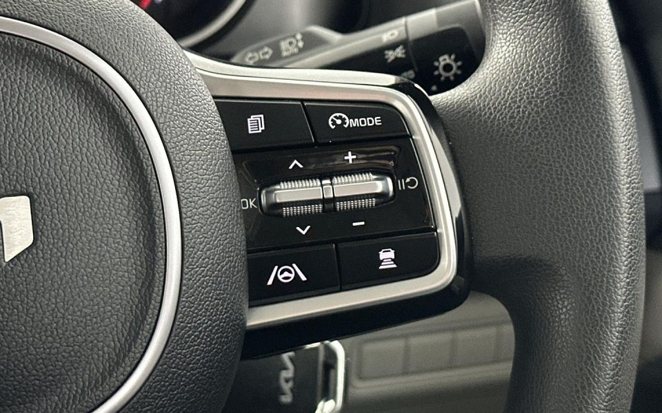 2023 Kia Carnival S