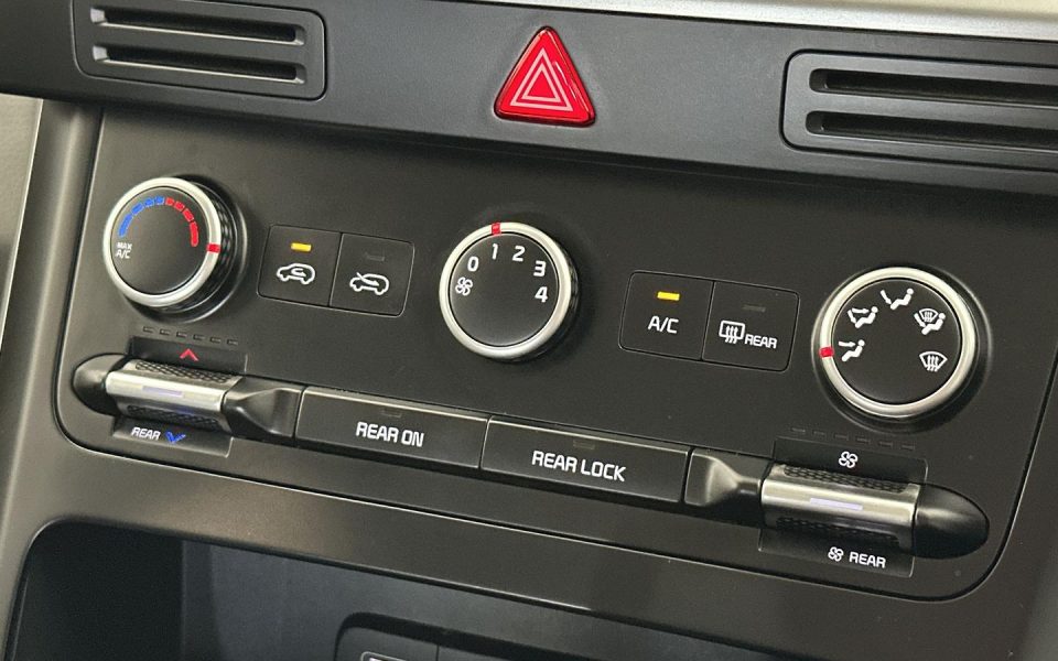 2023 Kia Carnival S