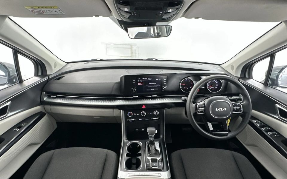 2023 Kia Carnival S