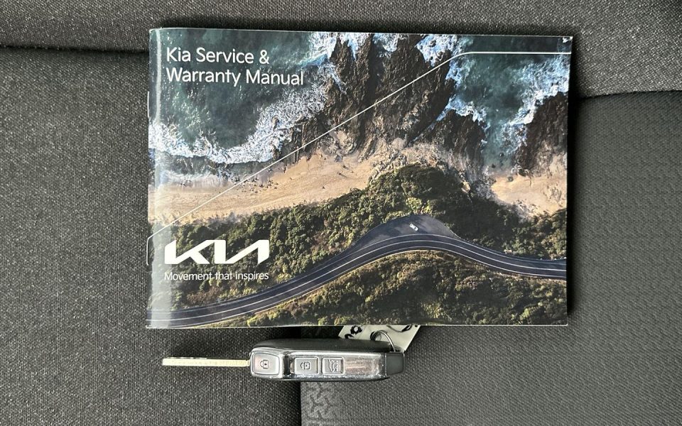 2023 Kia Carnival S