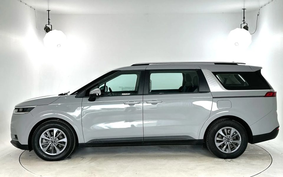 2023 Kia Carnival S