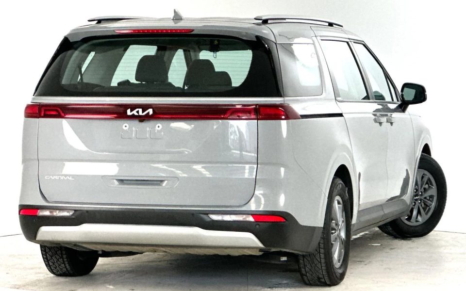 2023 Kia Carnival S