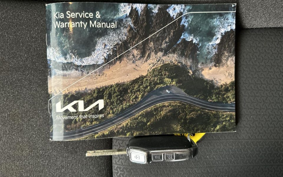 2023 Kia Carnival S