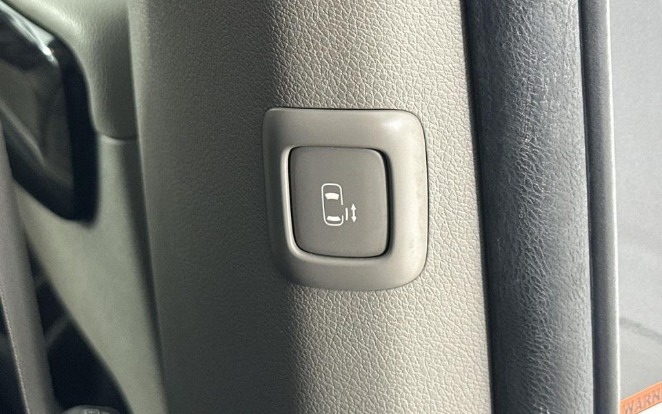 2017 Kia Carnival Platinum