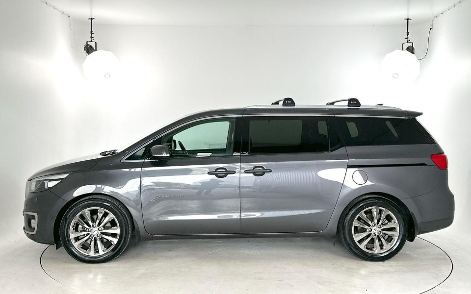 2017 Kia Carnival Platinum
