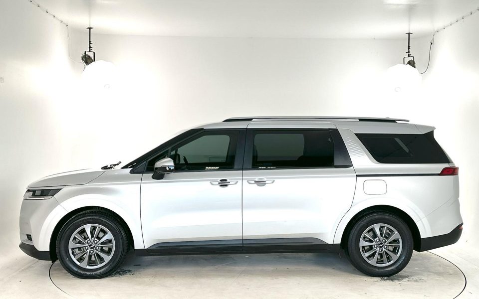 2022 Kia Carnival S