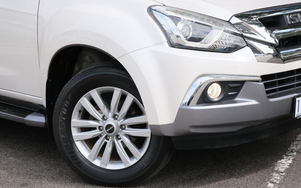 2018 ISUZU MU-X LS-T