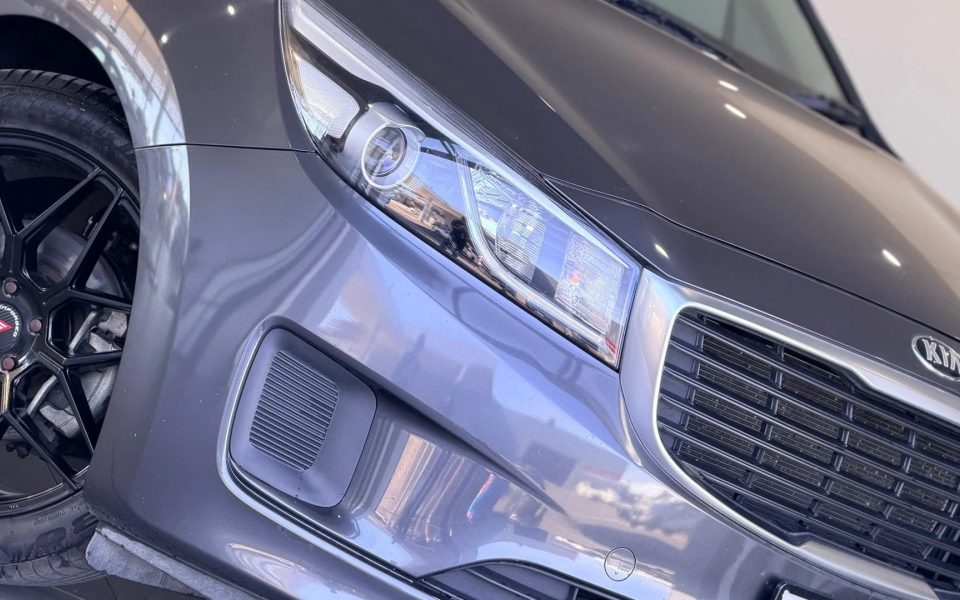 2017 Kia Carnival S