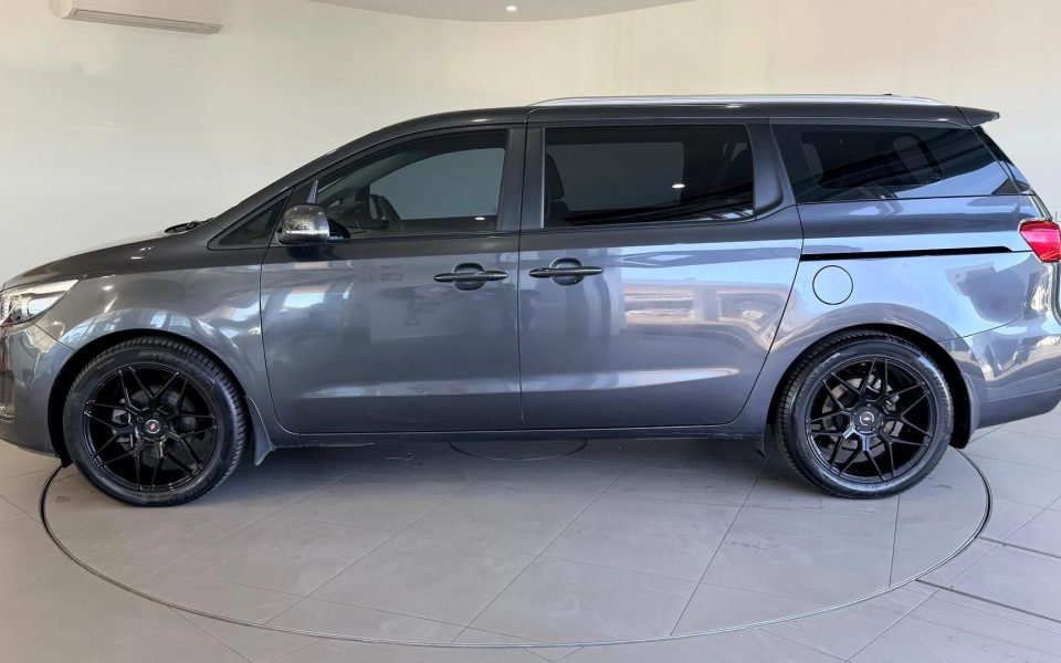 2017 Kia Carnival S