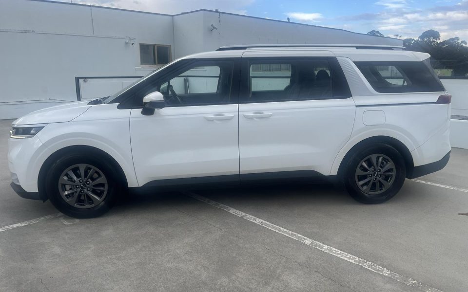 2023 Kia Carnival S