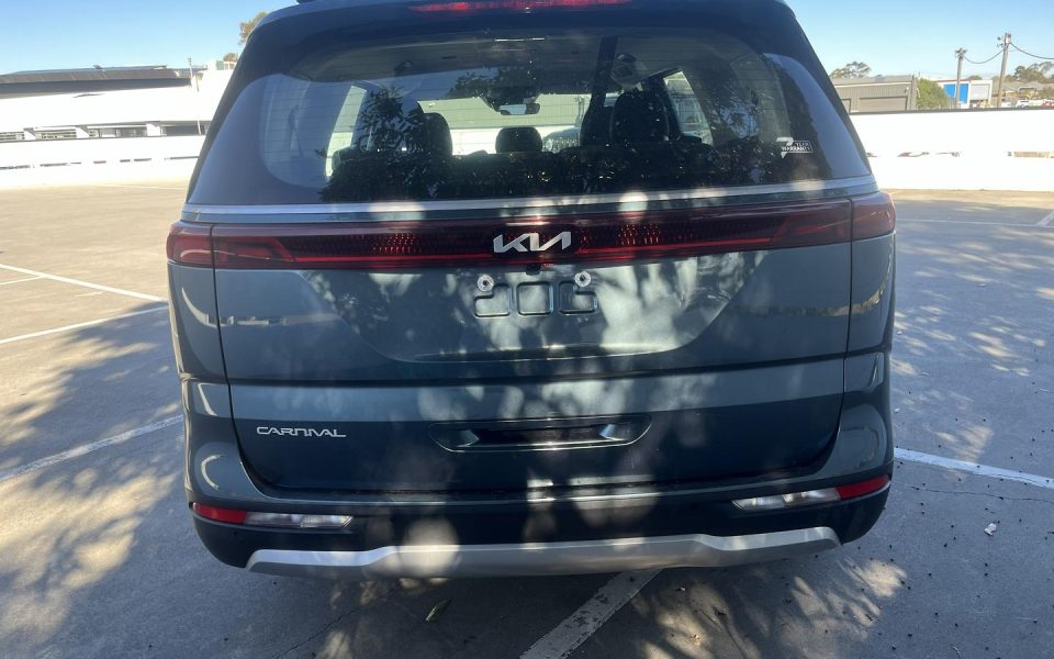 2023 Kia Carnival S