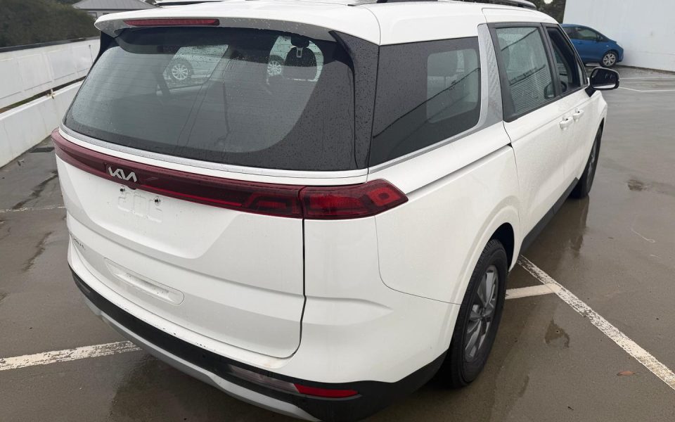 2023 Kia Carnival S