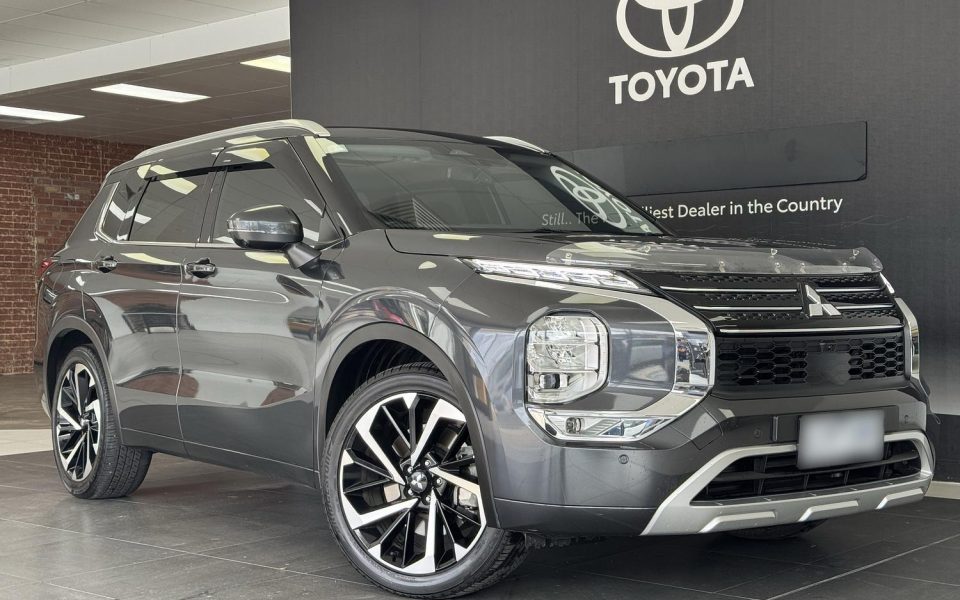 2024 Mitsubishi Outlander Exceed