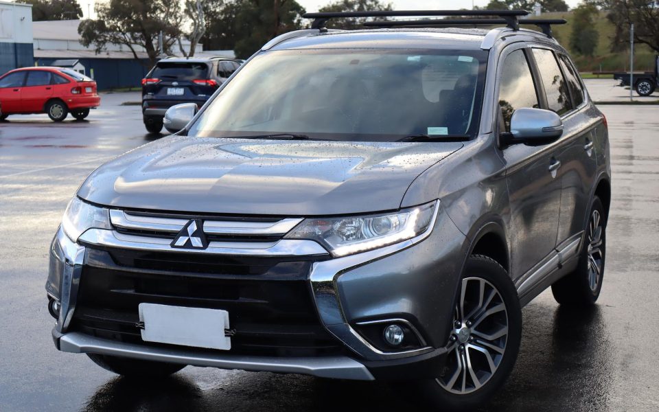2016 Mitsubishi Outlander LS