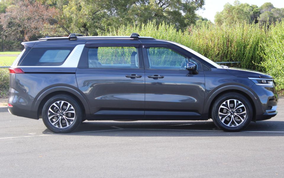 2023 Kia Carnival Si