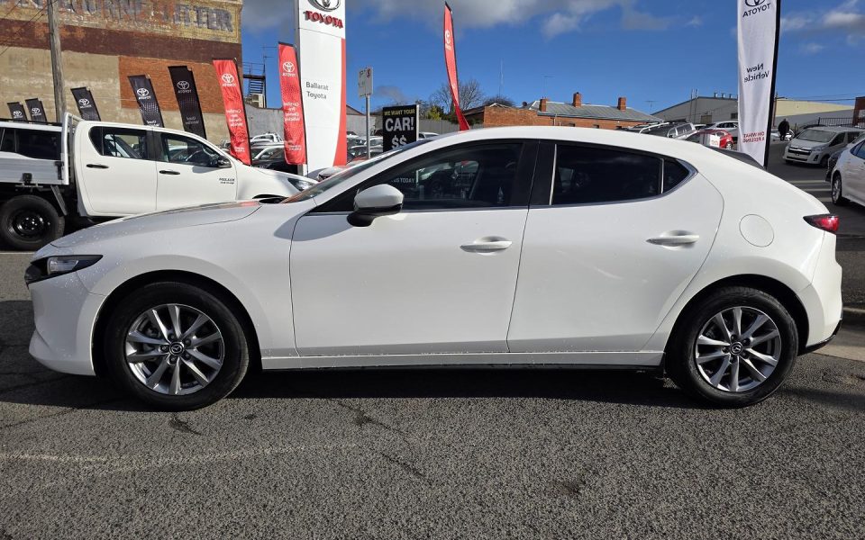 2024 Mazda 3 G20 Pure