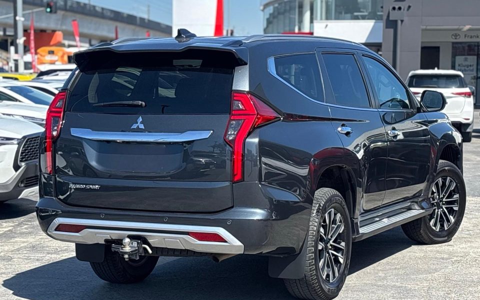 2023 Mitsubishi Pajero Sport GLS