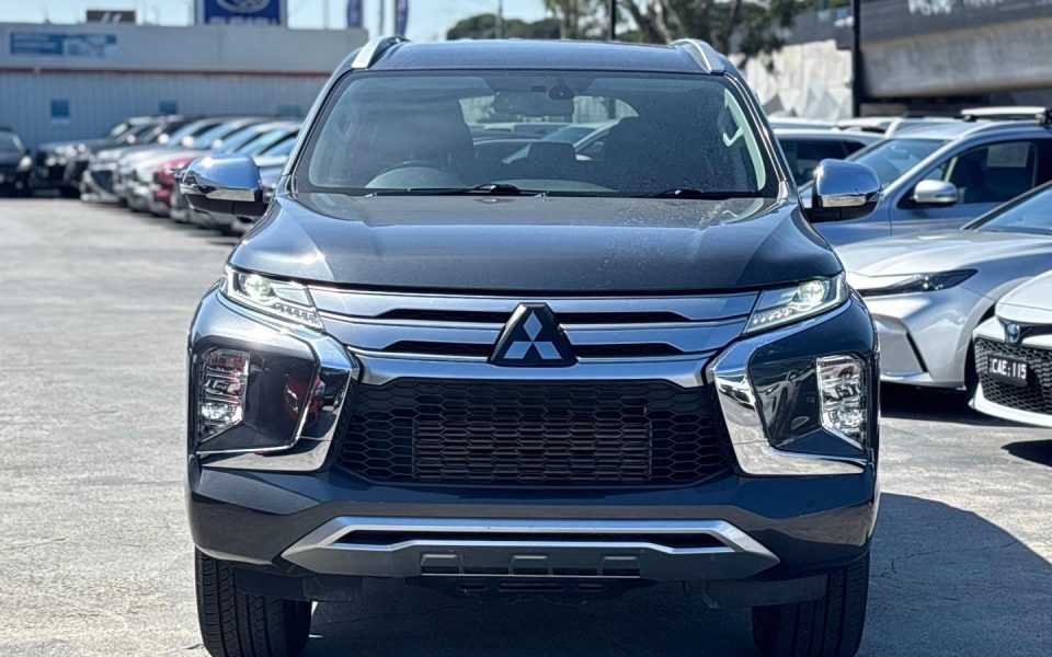 2023 Mitsubishi Pajero Sport GLS