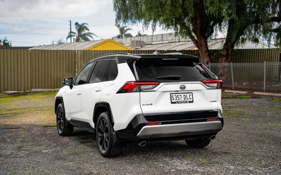 2024 Toyota RAV4 HYBRID XSE (2WD)