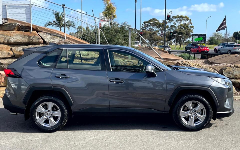 2022 Toyota RAV4 GX-2WD