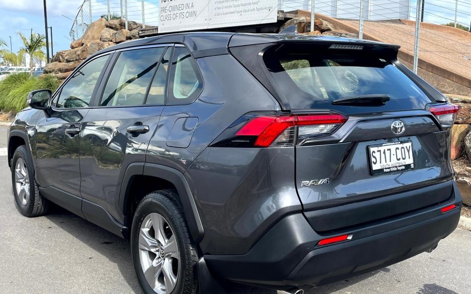 2022 Toyota RAV4 GX-2WD