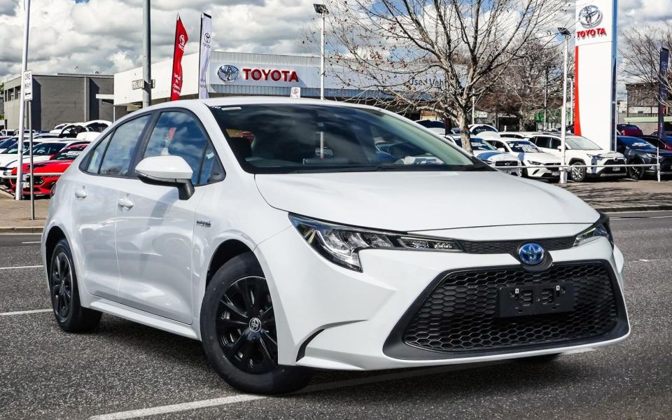 2020 Toyota Corolla Sedan Hybrid Ascent Sport