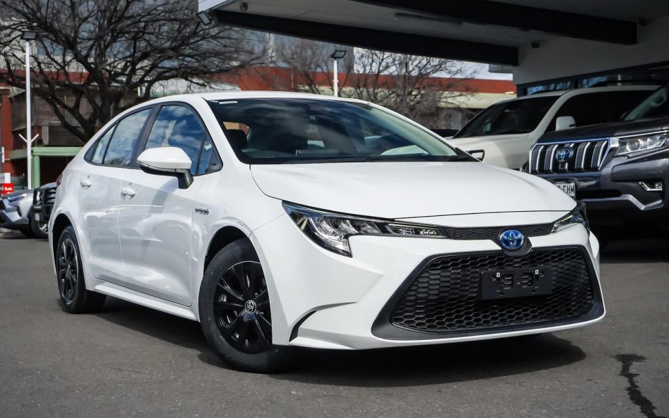 2020 Toyota Corolla Sedan Hybrid Ascent Sport