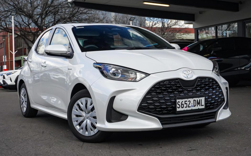 2025 Toyota Yaris HB Hybrid Ascent Sport