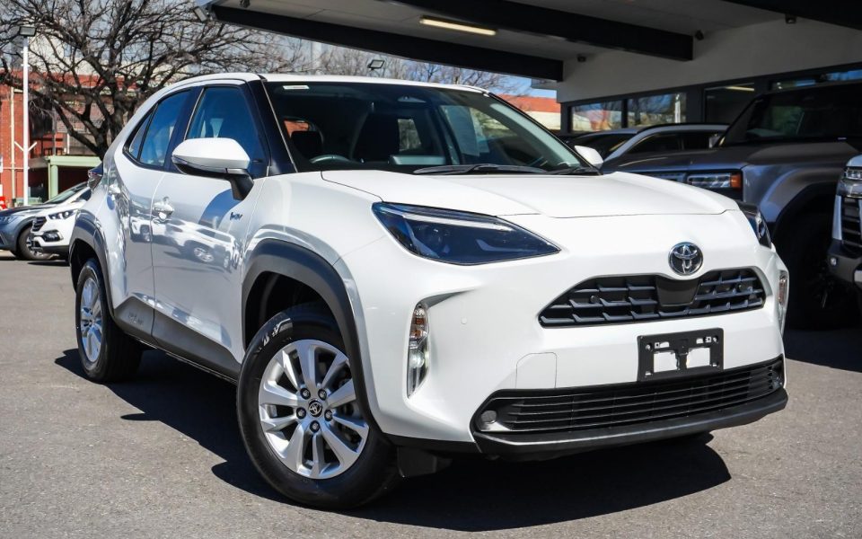 2025 Toyota Yaris Cross Hybrid GX