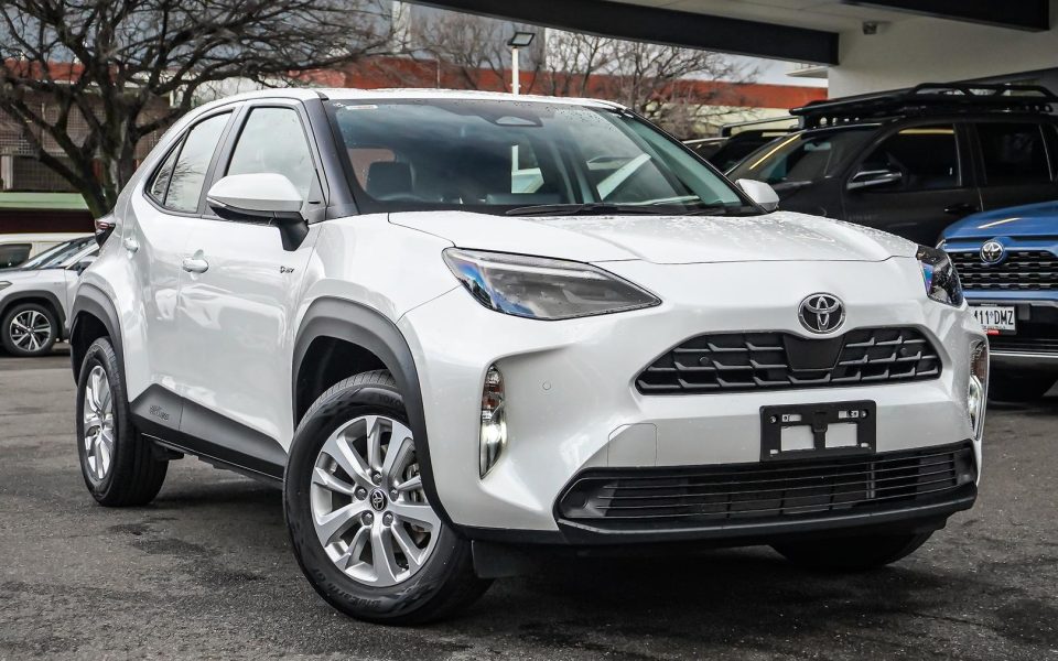 2025 Toyota Yaris Cross Hybrid GX