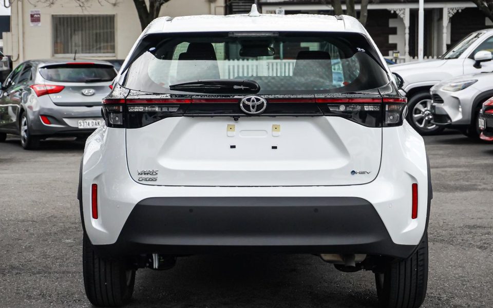 2025 Toyota Yaris Cross Hybrid GX