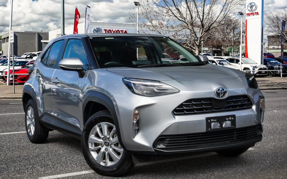 2025 Toyota Yaris Cross Hybrid GX