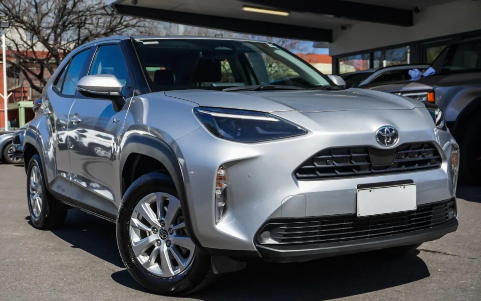 2025 Toyota Yaris Cross Hybrid GX