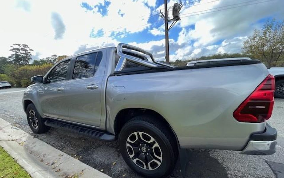 2022 Toyota HILUX SR5