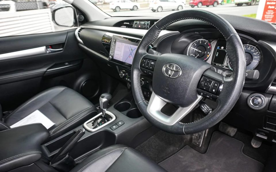 2020 Toyota Hilux SR5