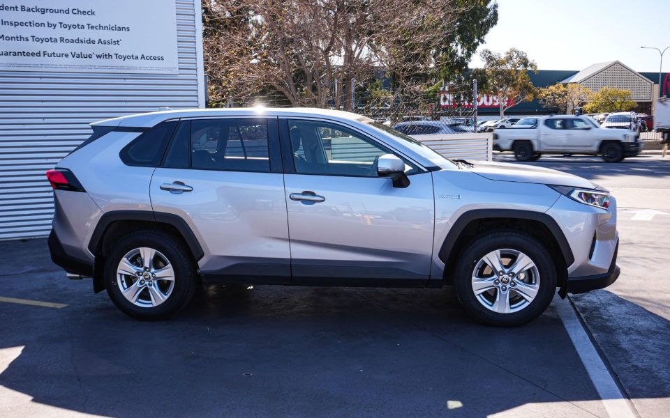 2021 Toyota RAV4 GX-2WD