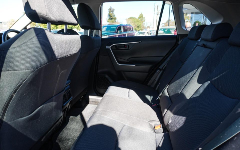 2021 Toyota RAV4 GX-2WD