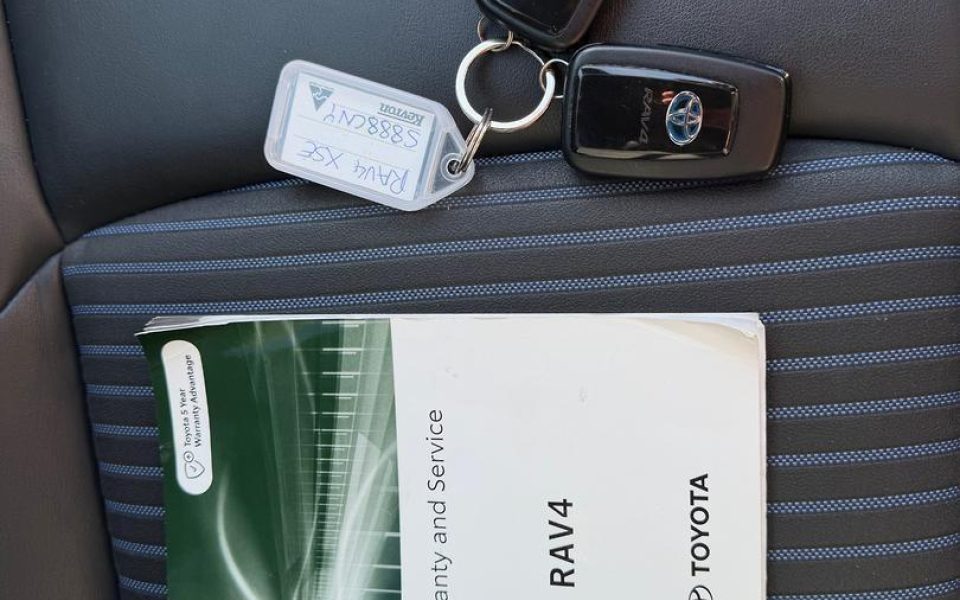 2022 Toyota RAV4 Hybrid XSE (2WD)